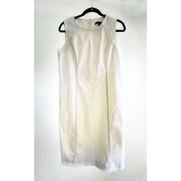 Yansi Fugel White Textured Sleeveless Sheath Dress Size 10 - Picture 1 of 6